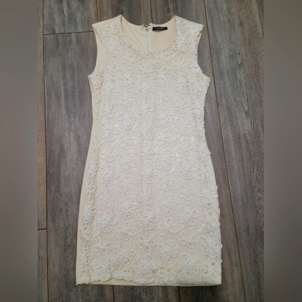 Suzy Shier dress size US M beige